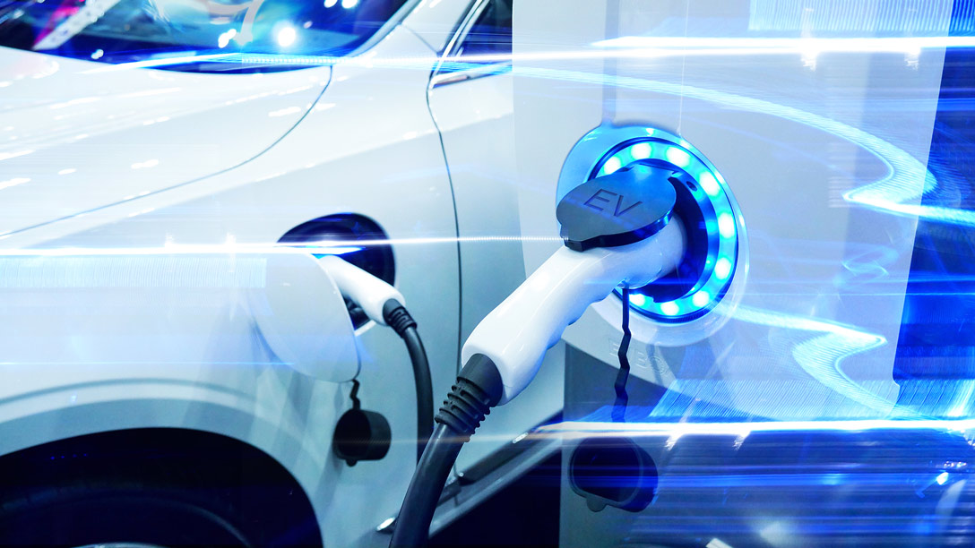 Image de la recharge d'une voiture électrique