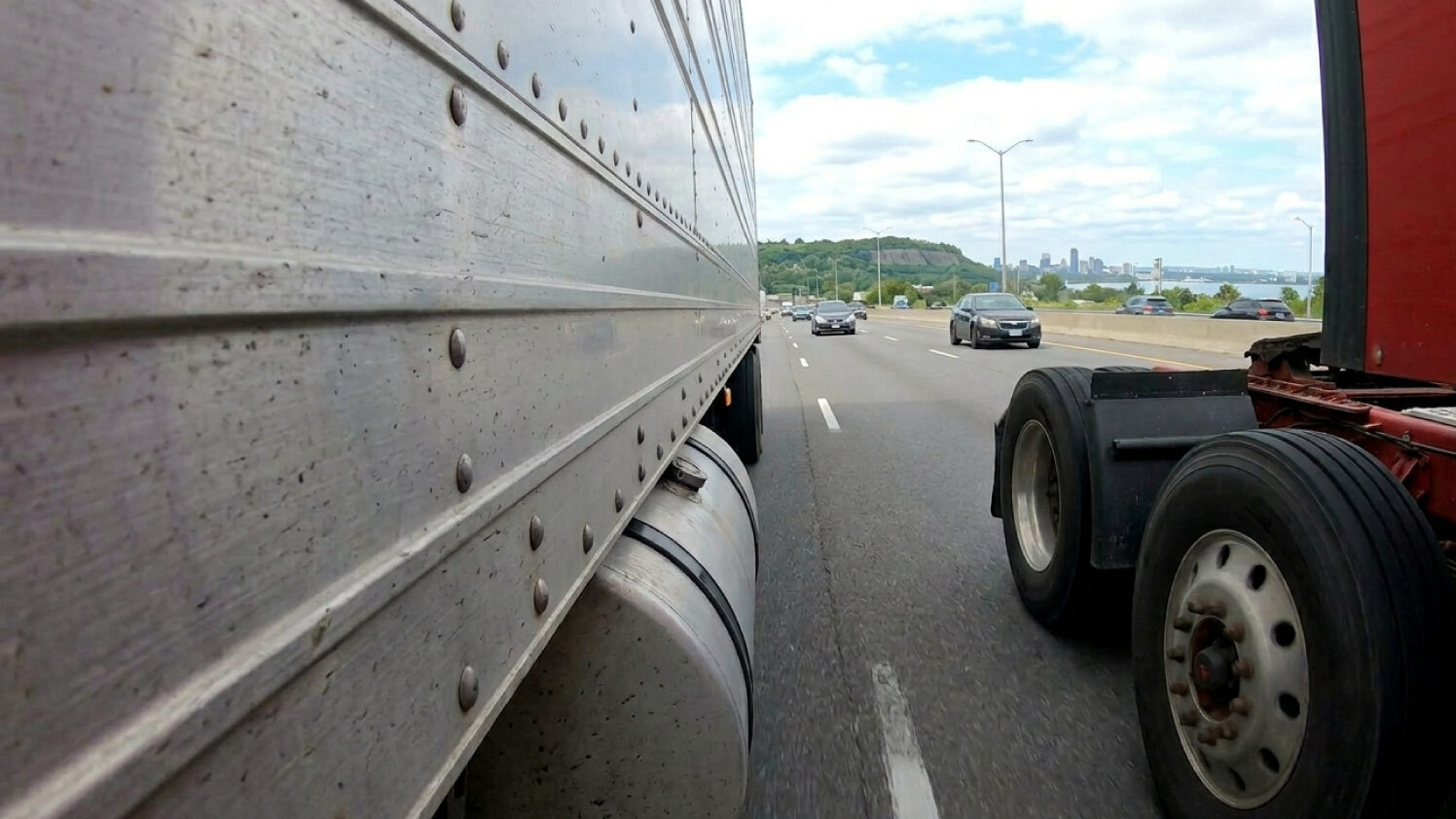 Side-view footage from a GO Focus Pro side auxiliary camera showing blind-spot coverage