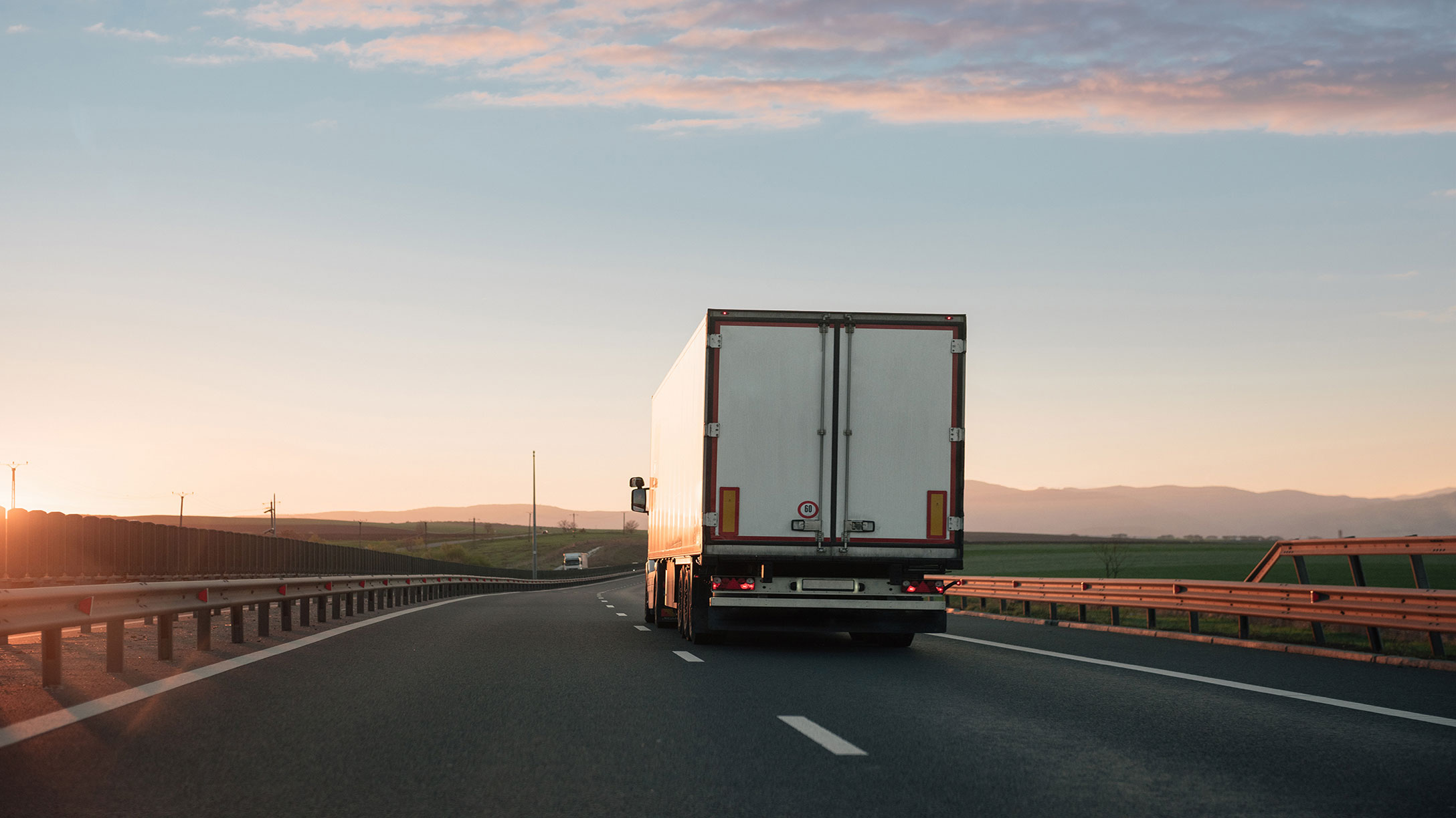 immagine di un camion sulla strada