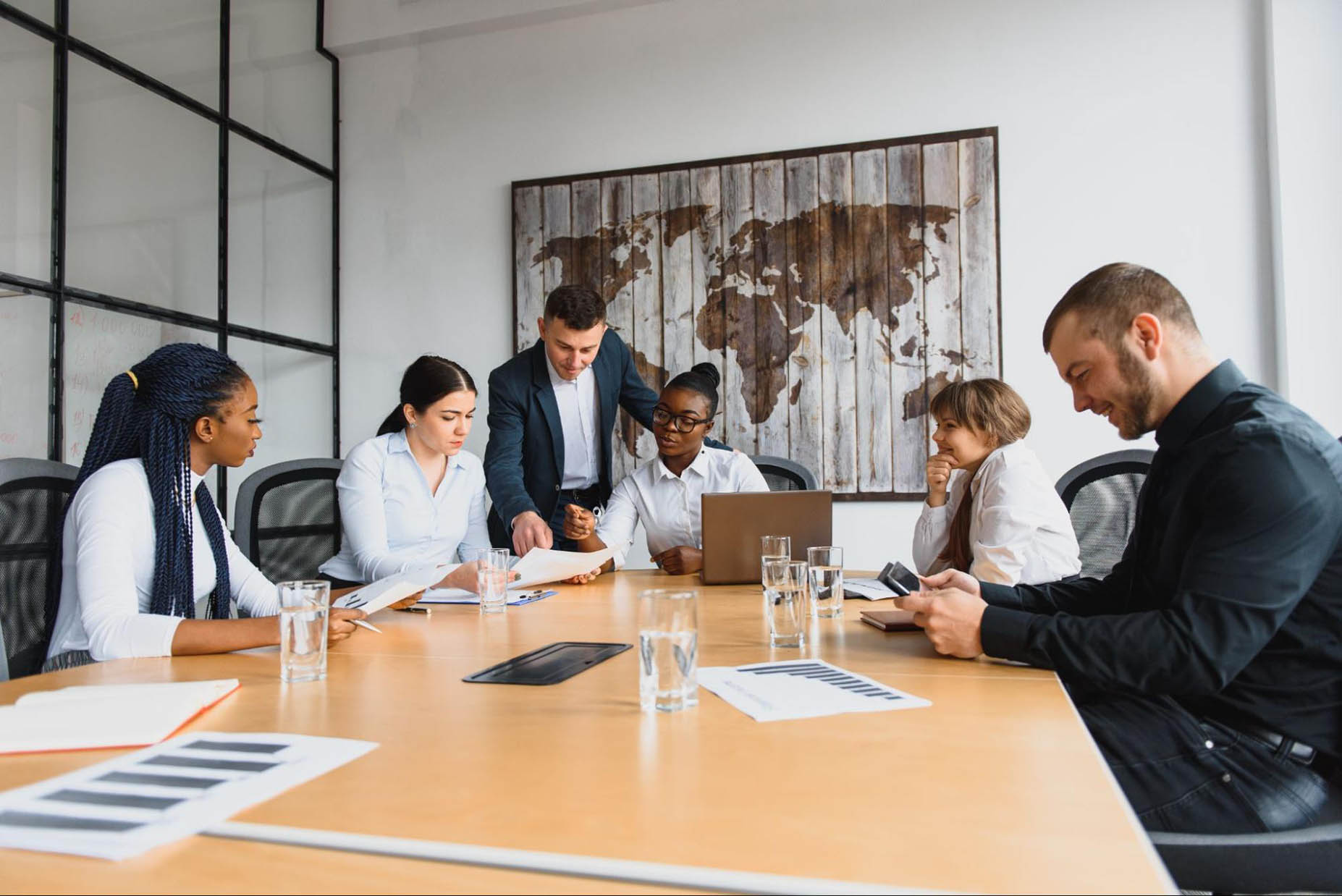 personas trabajando en equipo
