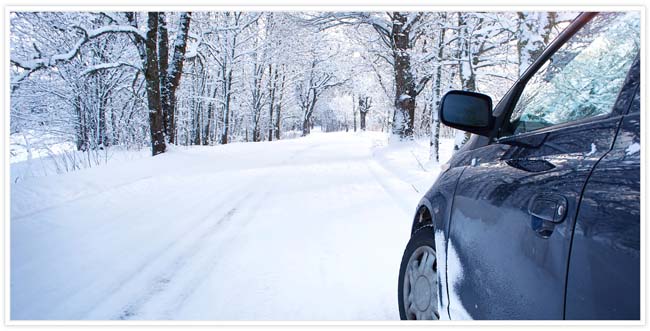 car driving in the snow