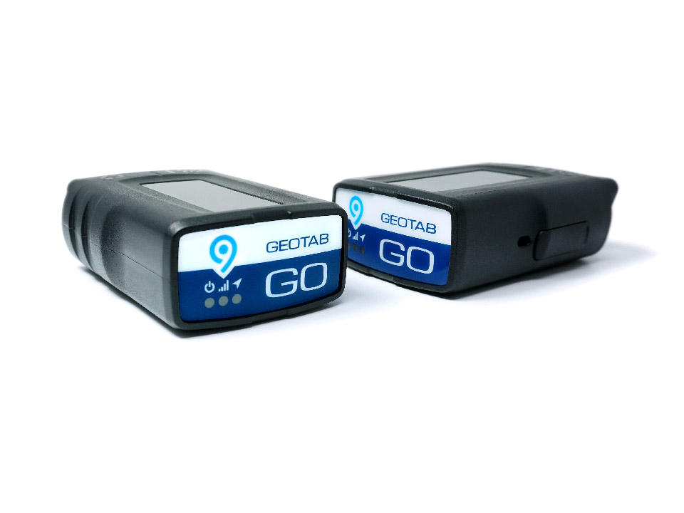 Produktfotos des GO9-Gerätes aus zwei Ansichten.