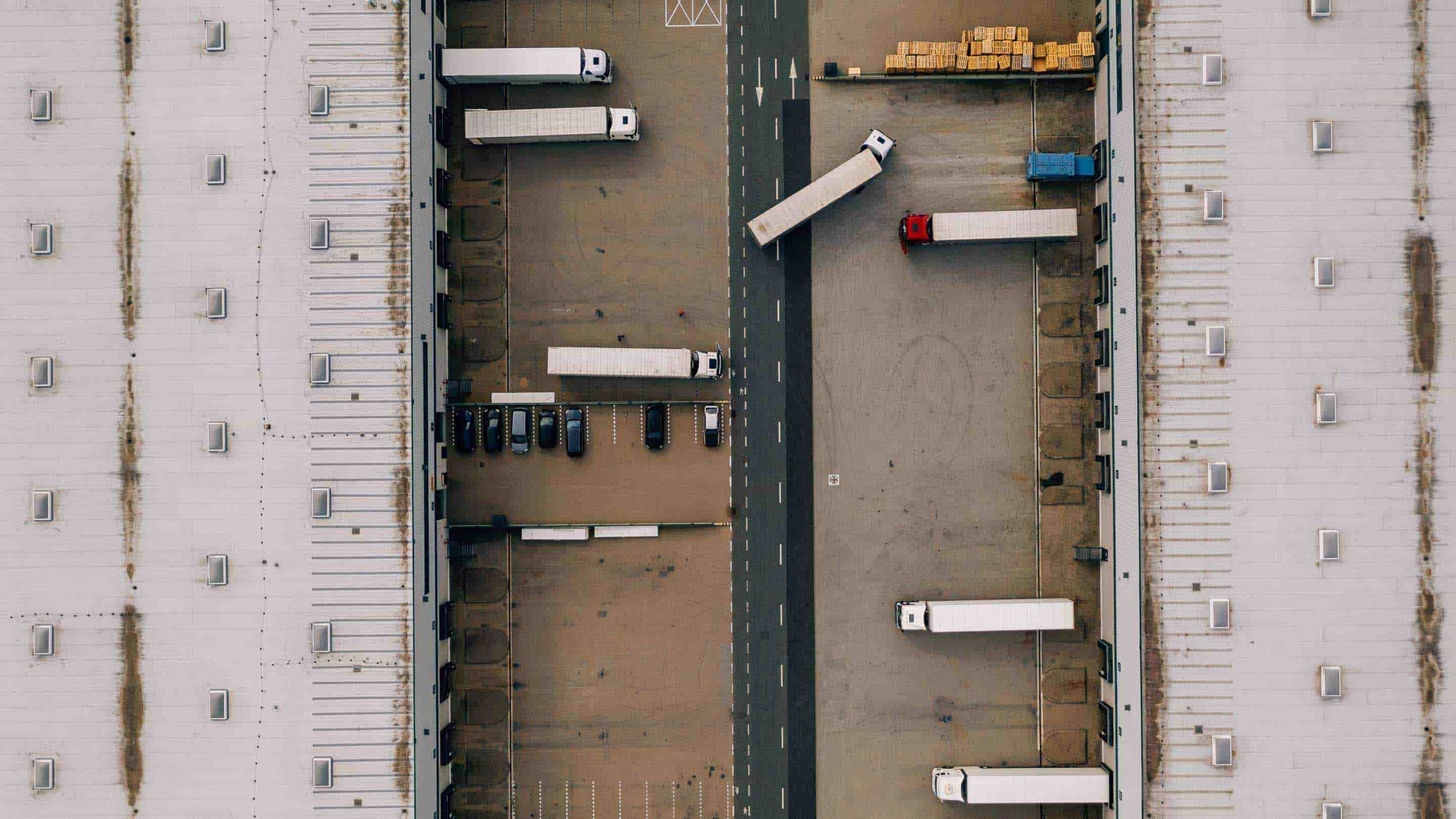Imagen de camiones tomada desde arriba