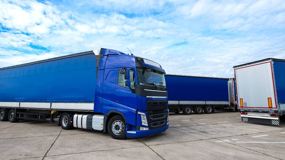 camion con trailers