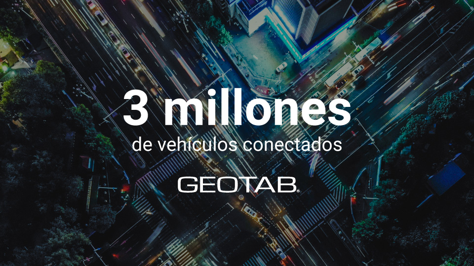 carretera de vehículos de noche con "3 millones"