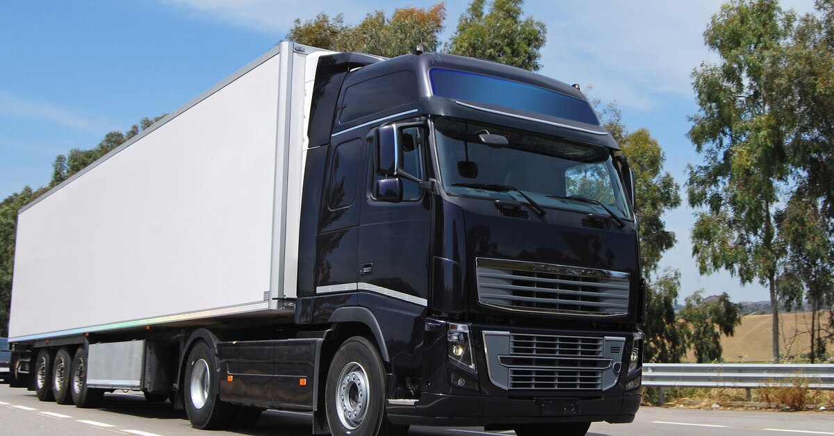 Monitoreo de ralentí: ¿Cuánto pierde tu flotilla con el motor encendido?