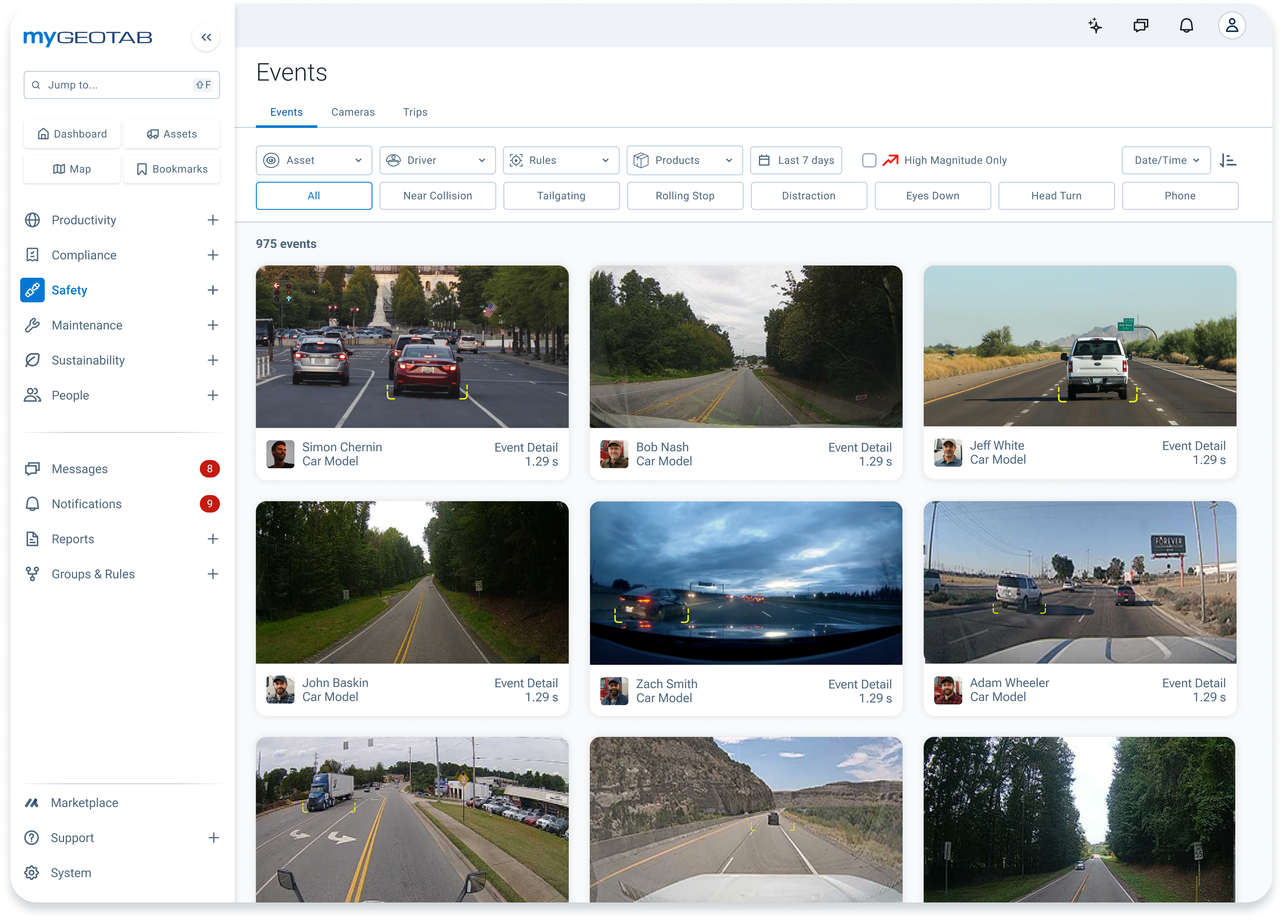 Alt text: Kamera dasbor dalam kabin dan kamera dasbor menghadap jalan GO Focus Plus