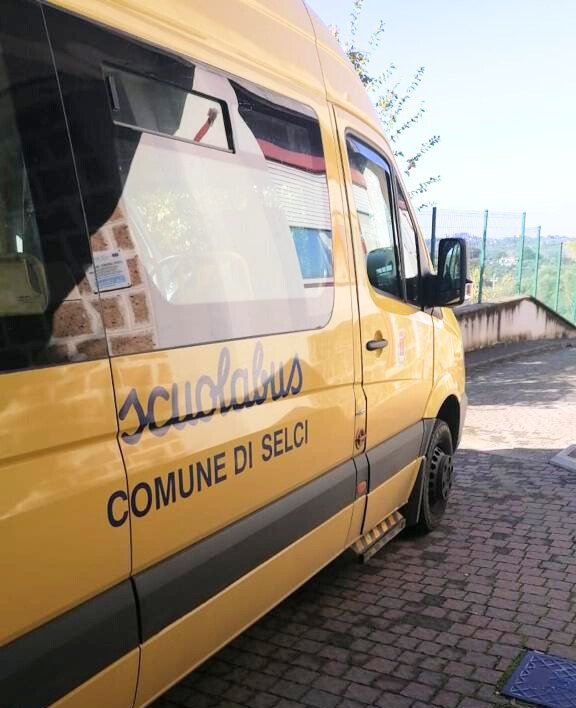 Immagine dello scuolabus di Selci