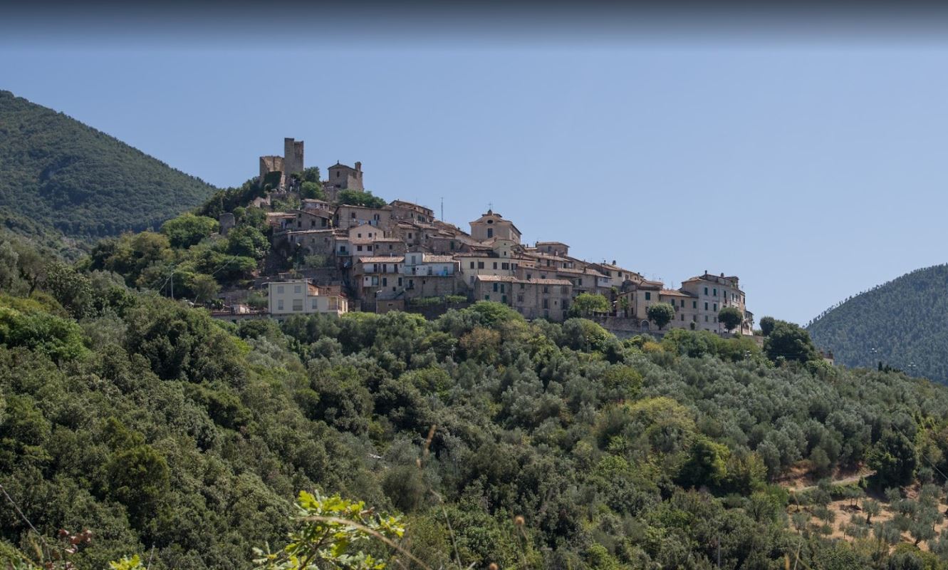 Immagine del paese Rocca Antica dal basso
