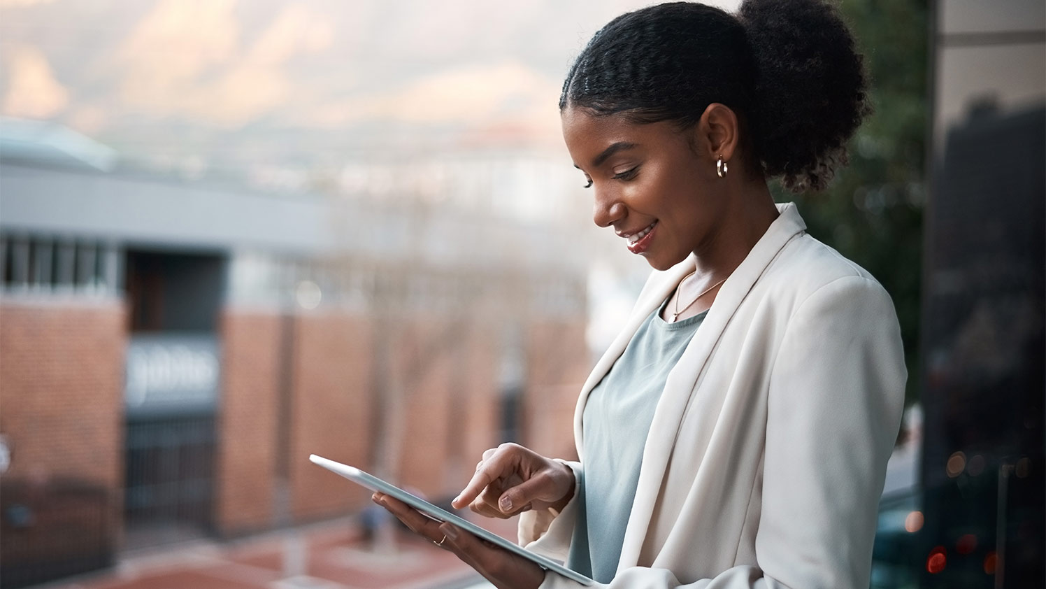 woman working on ipad