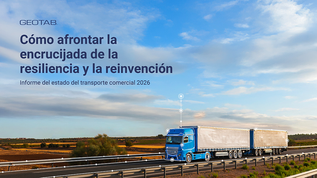 Portada del informe 2026 que muestra un camión azul en una autopista, con líneas de conectividad digital superpuestas que representan la telemática.