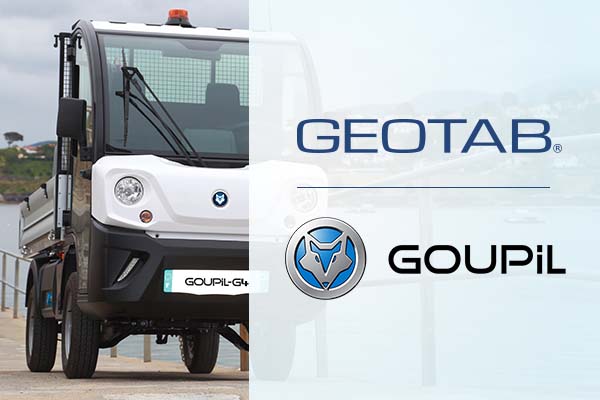 Imagen de vehículo con los logos de Geotab y Goupil 