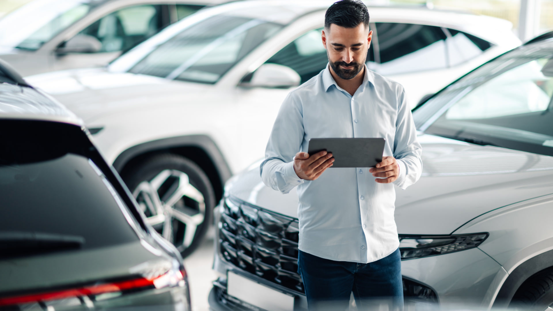 Telematics dashboard showing real-time tracking of leased fleet vehicles
