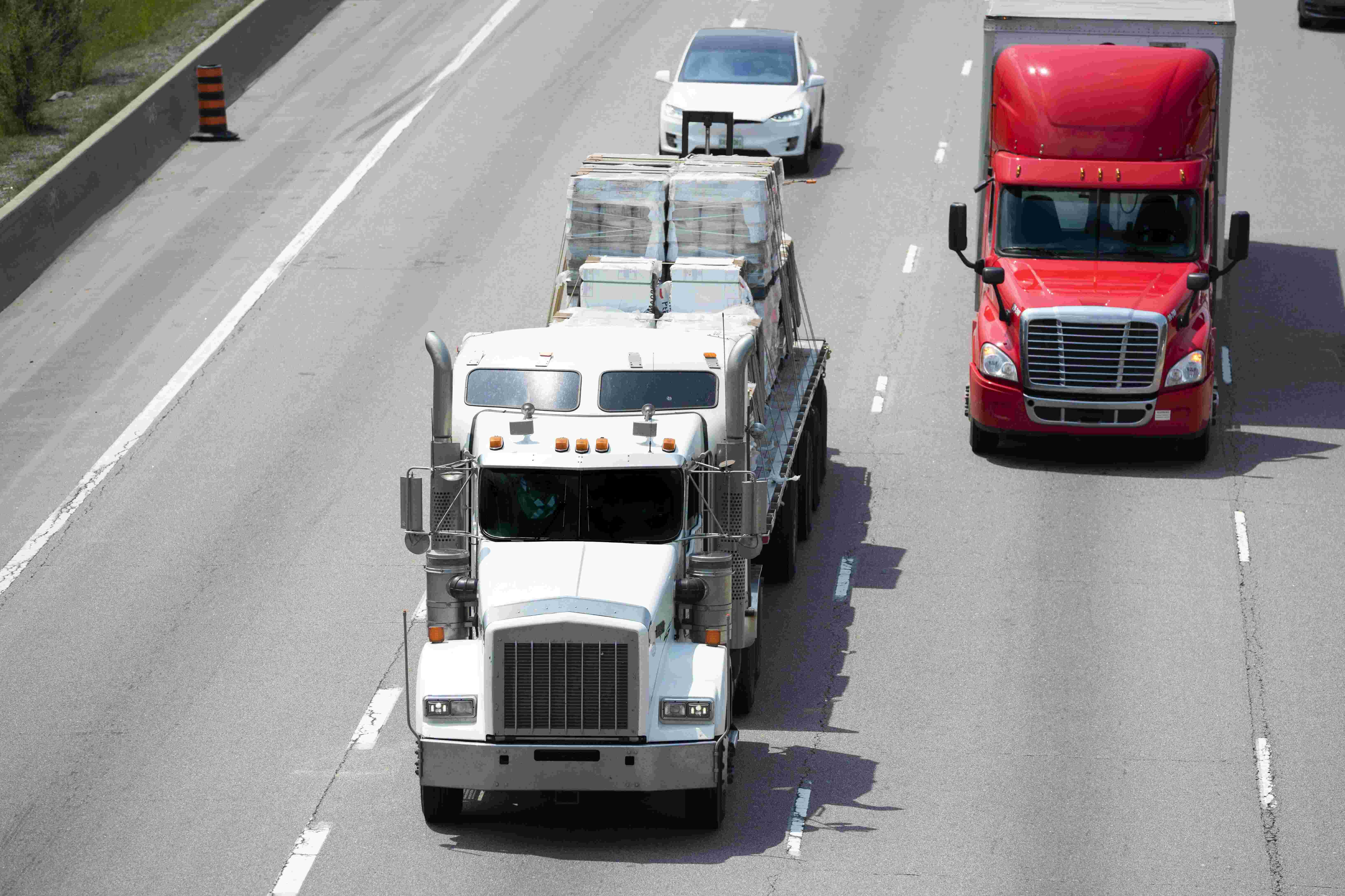 truck image on highway